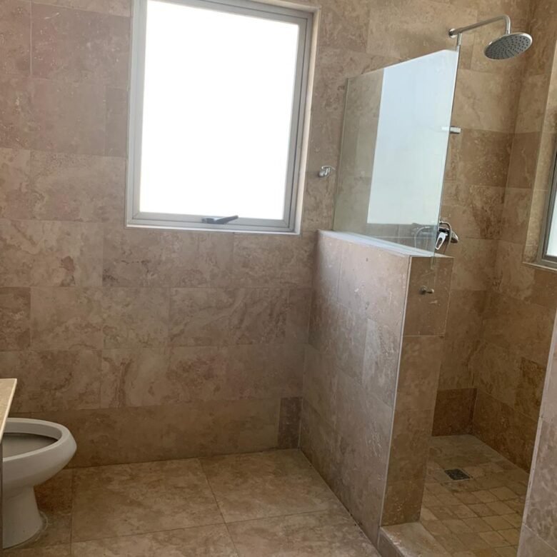 Punta Pacifica Q – Tower: Amoblado, 308 m², 4 Recámaras, Sala Familiar, 3 Parking