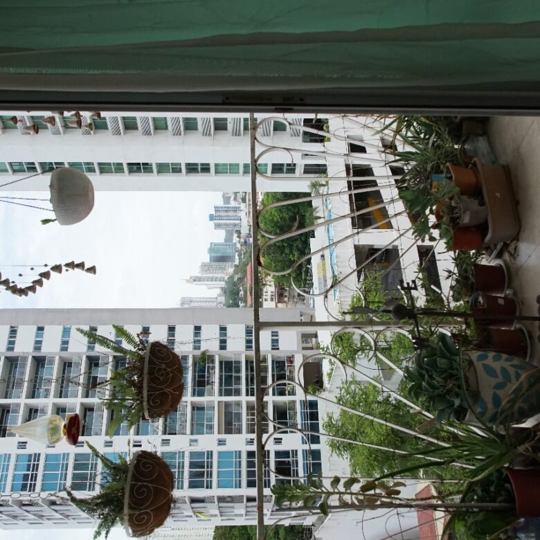 El Cangrejo: Linea Blanca, Apto de 3 Habitaciones + Cuarto de Servicio