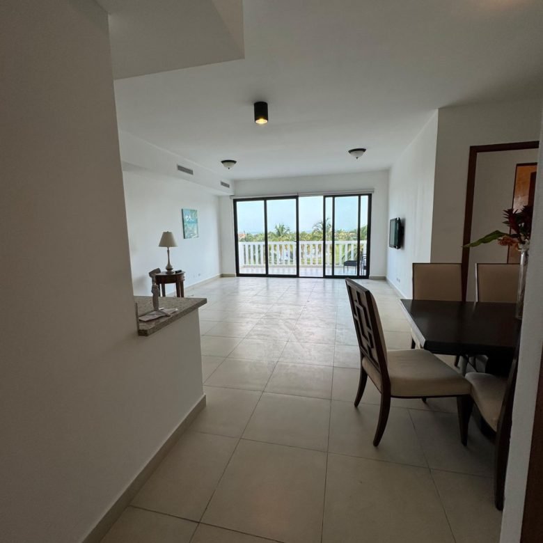 Playa Vista Mar: Apto en Islamar, 2 Habitaciones, 2.5 Baños, Vista Al Mar