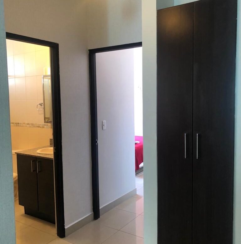 Obarrio, Area Bancaria, Al Lado Soho Mall: Apartamento de 3 Recamaras + Cuarto de Servicio