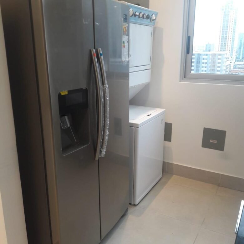 Obarrio: Apto de Doble Altura (4 Metros), Terraza de 22 m², 2 Recs + 2 Baños