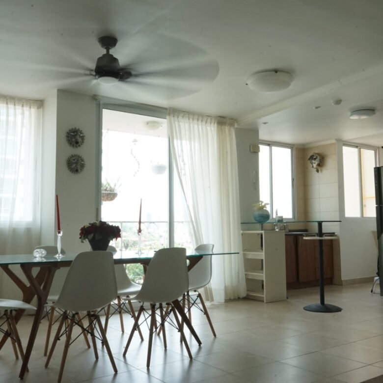 El Cangrejo: Linea Blanca, Apto de 3 Habitaciones + Cuarto de Servicio