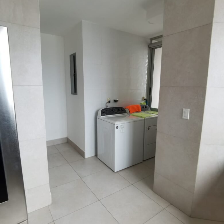 El Cangrejo, Luxor 300: Nueva, Línea Blanca y Ac, Apto 3 Recámaras, 3.5 Baños