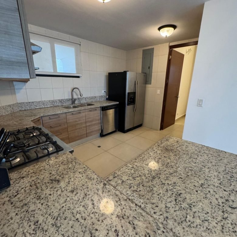 Playa Vista Mar: Apto en Islamar, 2 Habitaciones, 2.5 Baños, Vista Al Mar