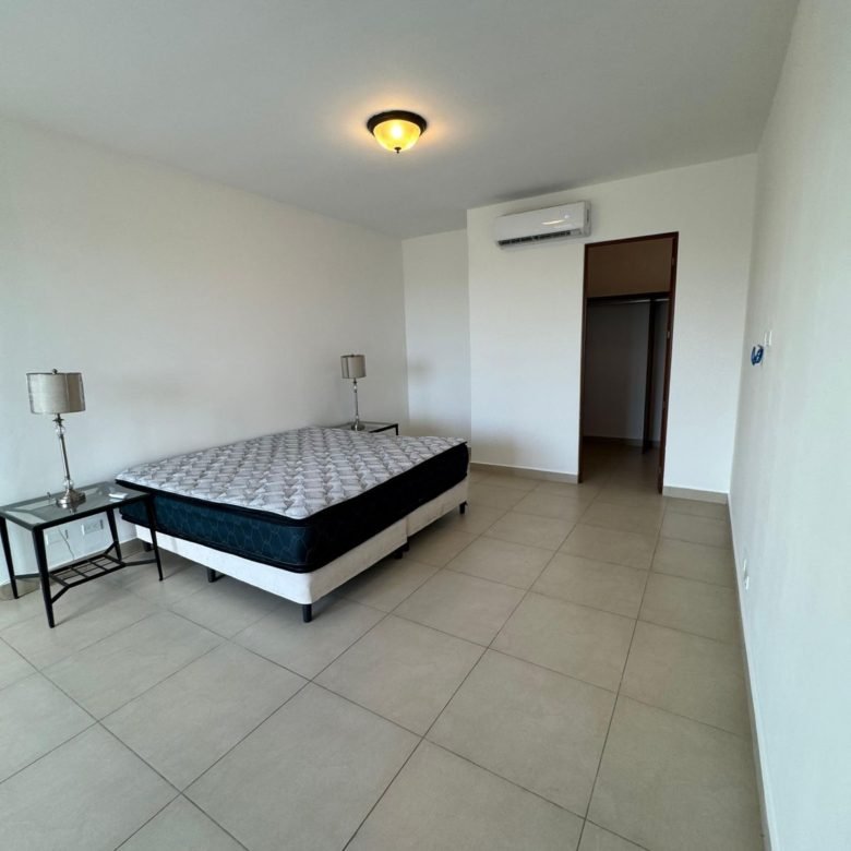 Playa Vista Mar: Apto en Islamar, 2 Habitaciones, 2.5 Baños, Vista Al Mar
