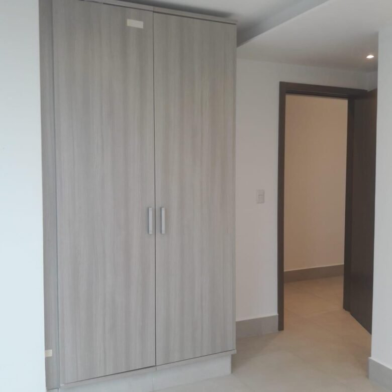 Obarrio: Apto de Doble Altura (4 Metros), Terraza de 22 m², 2 Recs + 2 Baños
