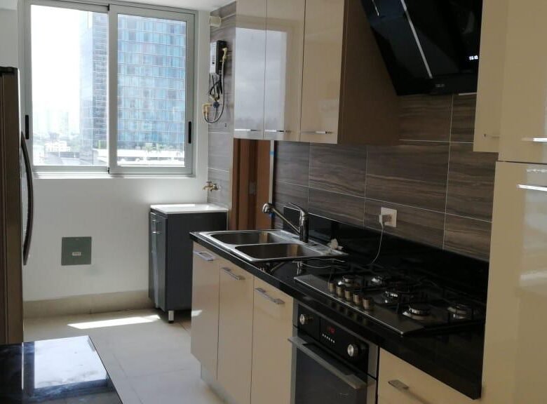 Obarrio: Apto de Doble Altura (4 Metros), Terraza de 22 m², 2 Recs + 2 Baños