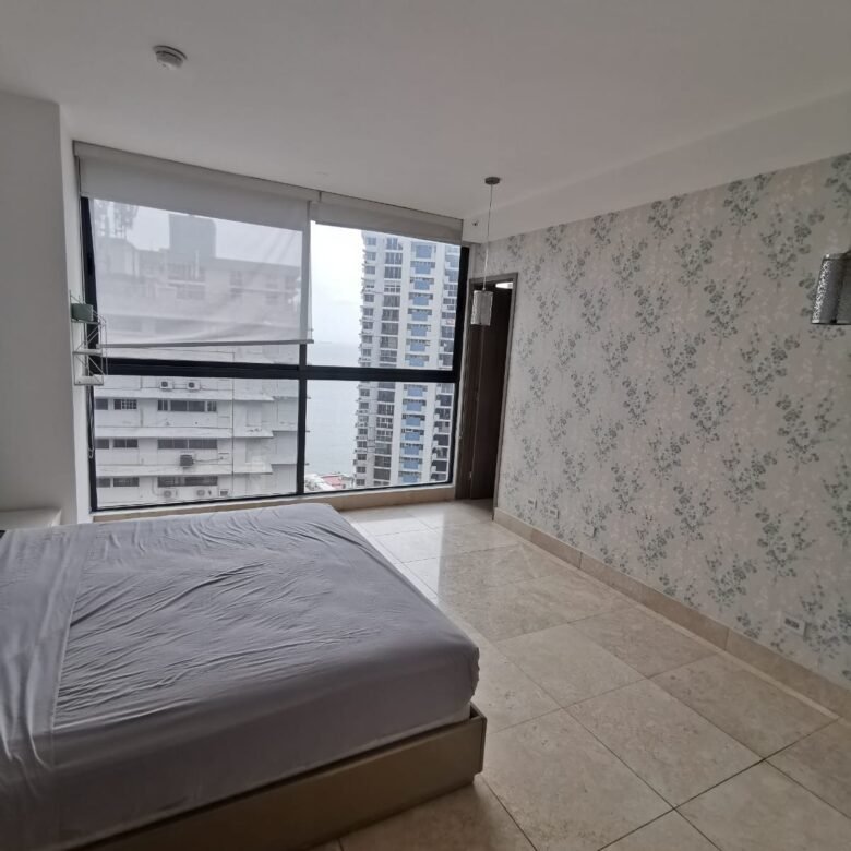 Paitilla: Amoblado, Amplio y Cómodo Apto de 177 m², 3 Recámaras