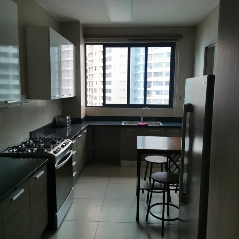 Paitilla: Amoblado, Amplio y Cómodo Apto de 177 m², 3 Recámaras