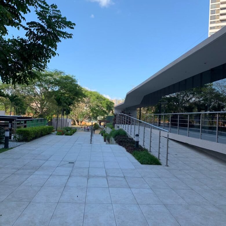 Condado del Rey – Altos del Country: Apto de 3 Habitaciones + Cuarto de Servicio