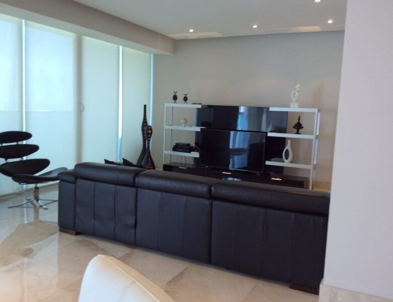 Vitri – Costa del Este Frente Al Mar: Amoblado y Decorado Para La Venta