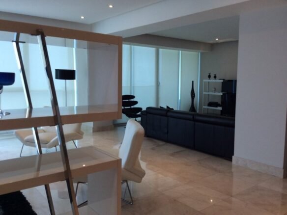 Vitri – Costa del Este Frente Al Mar: Amoblado y Decorado Para La Venta