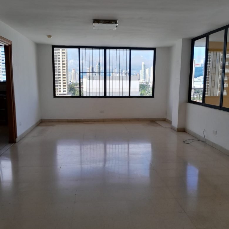 Apartamento de 258 m², Paitilla: Se Entrega Remodelado, de 3 Recámaras