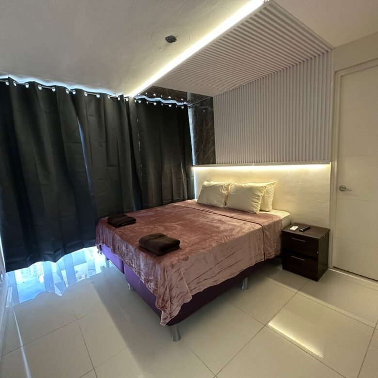 Apartamento Amoblado en Bella Vista: Torre de Reciente Construcción, 3 Recámaras