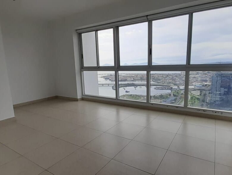 Av Balboa, Frente Al Mar: Rivage Hermoso Apartamento 1 Recamara + Den, 1.5 Baños