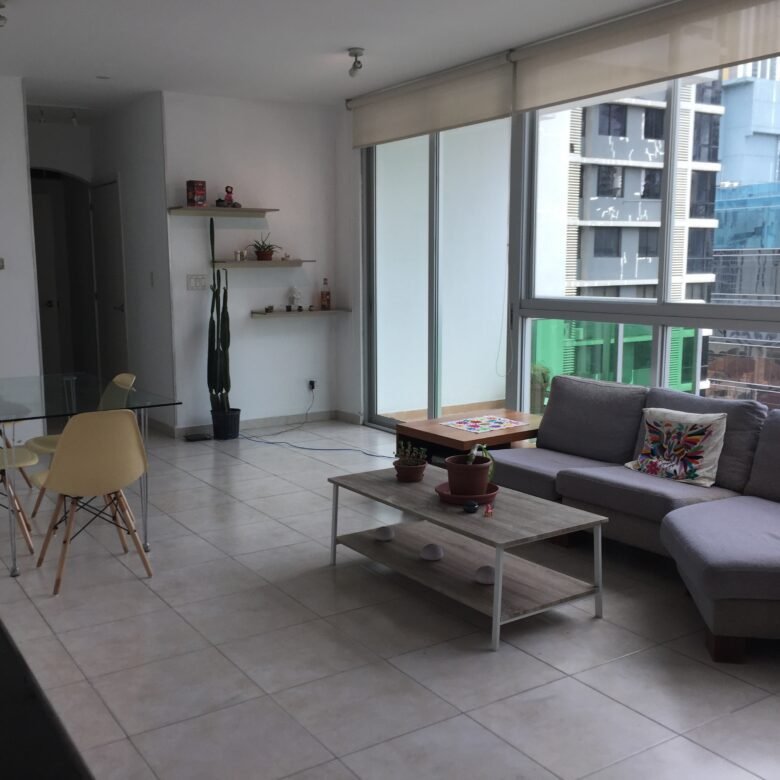 Bella Vista – Apartamento en Torre Seawaves: Amoblado Completo
