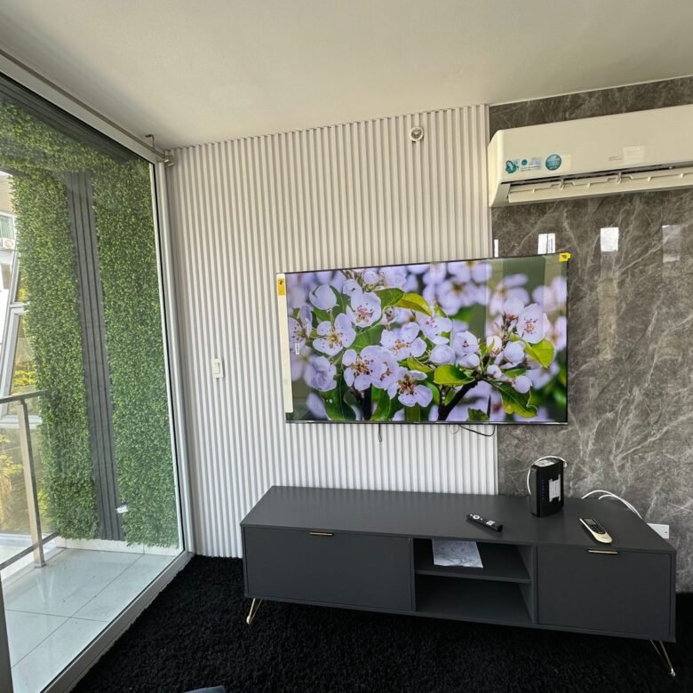 Apartamento Amoblado en Bella Vista: Torre de Reciente Construcción, 3 Recámaras