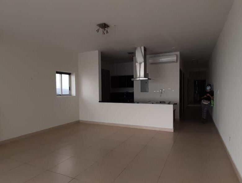 Av Balboa, Frente Al Mar: Rivage Hermoso Apartamento 1 Recamara + Den, 1.5 Baños
