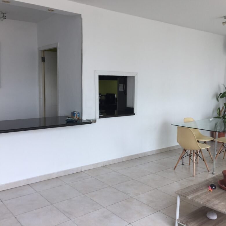 Bella Vista – Apartamento en Torre Seawaves: Amoblado Completo