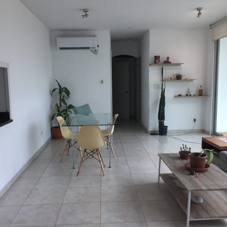 Bella Vista – Apartamento en Torre Seawaves: Amoblado Completo