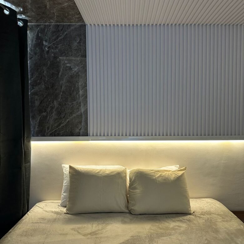 Apartamento Amoblado en Bella Vista: Torre de Reciente Construcción, 3 Recámaras
