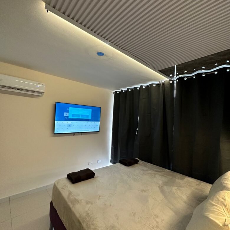 Apartamento Amoblado en Bella Vista: Torre de Reciente Construcción, 3 Recámaras