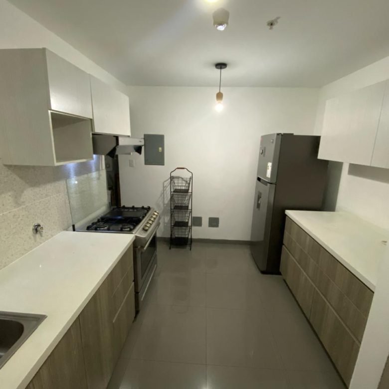 Las Acacias: Amoblado, Cerca Metro, Bonito Apartamento de 2 Recámaras