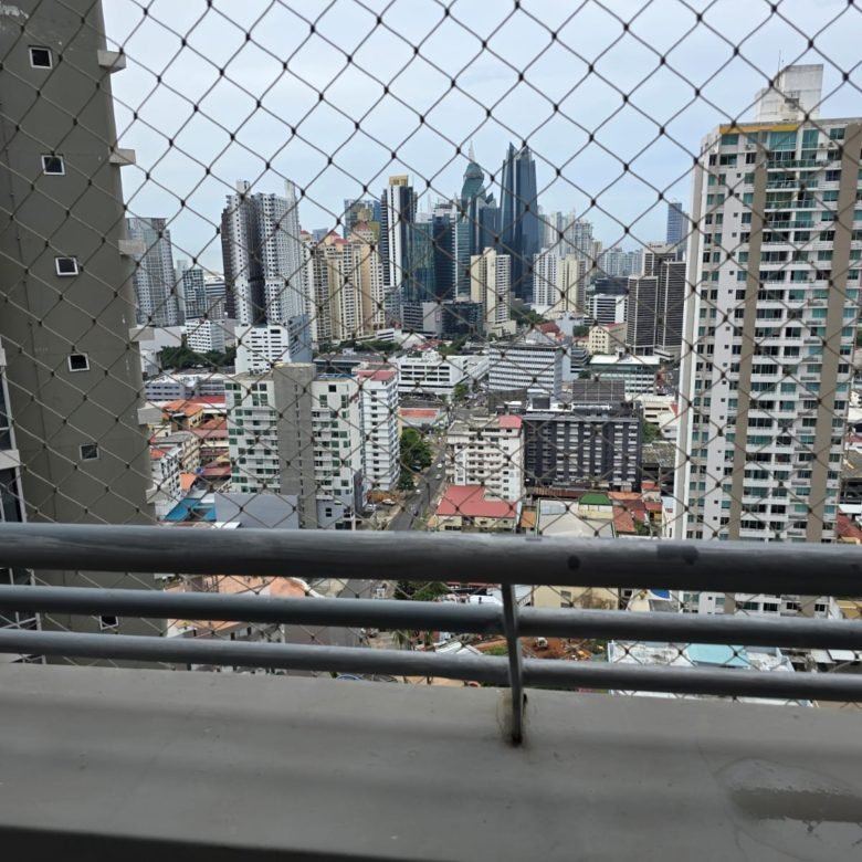Penthouse Luxor El Cangrejo: Amoblado Total, 220 m², con 2 Terrazas, 4 Recámaras