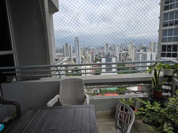 Penthouse Luxor El Cangrejo: Amoblado Total, 220 m², con 2 Terrazas, 4 Recámaras