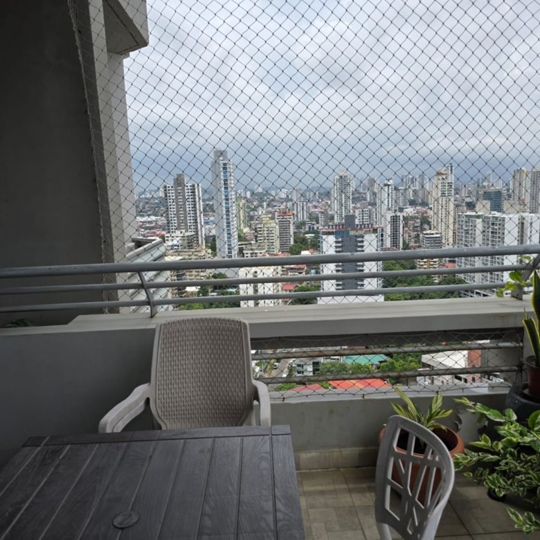 Penthouse Luxor El Cangrejo: Amoblado Total, 220 m², con 2 Terrazas, 4 Recámaras