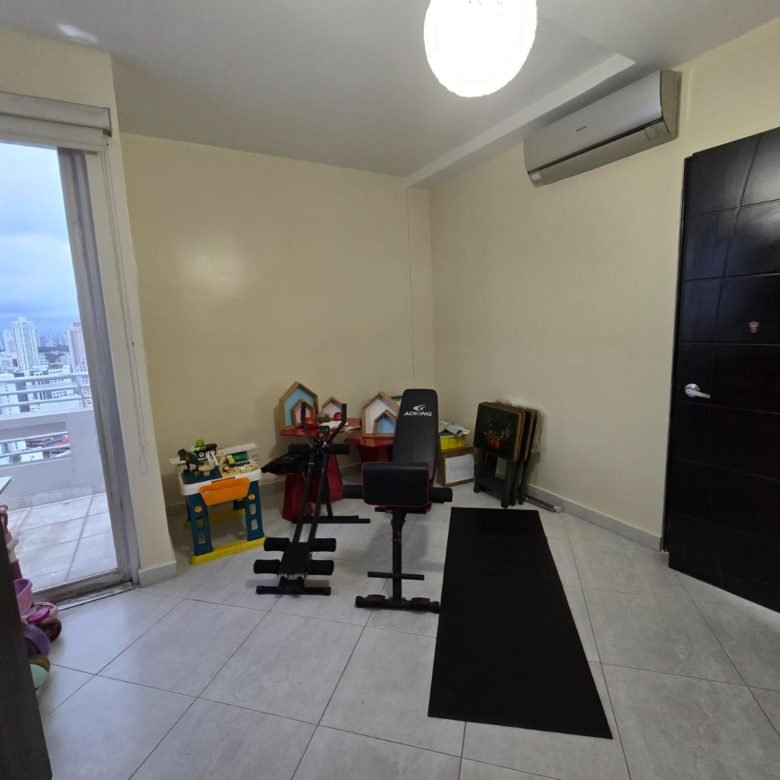 Penthouse Luxor El Cangrejo: Amoblado Total, 220 m², con 2 Terrazas, 4 Recámaras