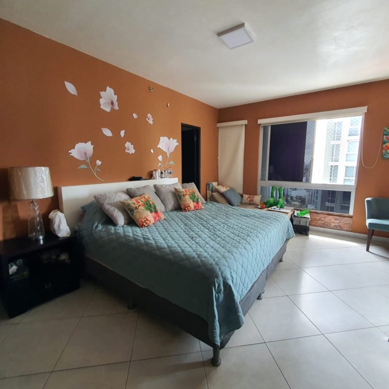 Penthouse Luxor El Cangrejo: Amoblado Total, 220 m², con 2 Terrazas, 4 Recámaras