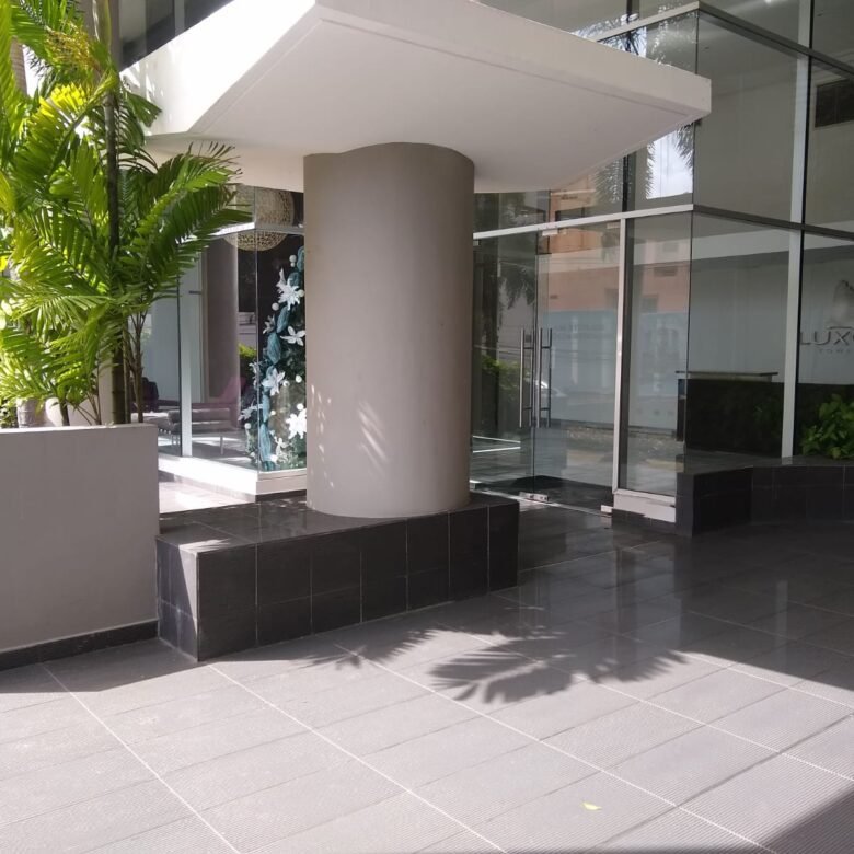 Luxor 200, El Cangrejo: Hermoso Apartamento Remodelado, con Jacuzzi