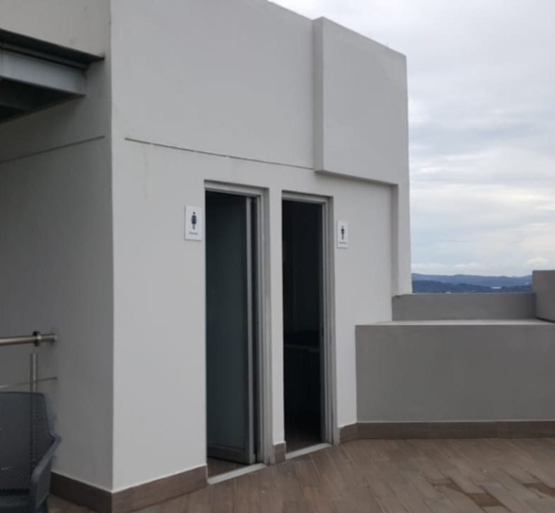 Penthouse Luxor El Cangrejo: Amoblado Total, 220 m², con 2 Terrazas, 4 Recámaras