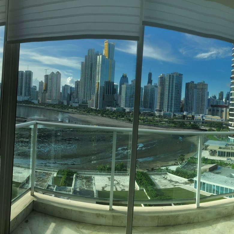Paitilla – Vista Al Mar: Amoblado, Apartamento de 350 m², 3 Habitaciones, Den