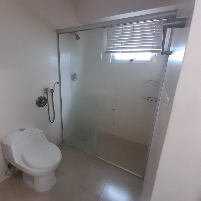 Ave Balboa – Frente Al Mar: Alquilado, Amoblado, H2o 2 Recámaras, 2 Parking