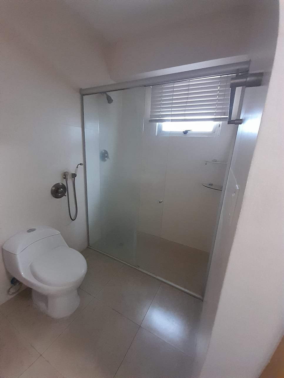 Ave Balboa – Frente Al Mar: Alquilado, Amoblado, H2o 2 Recámaras, 2 Parking