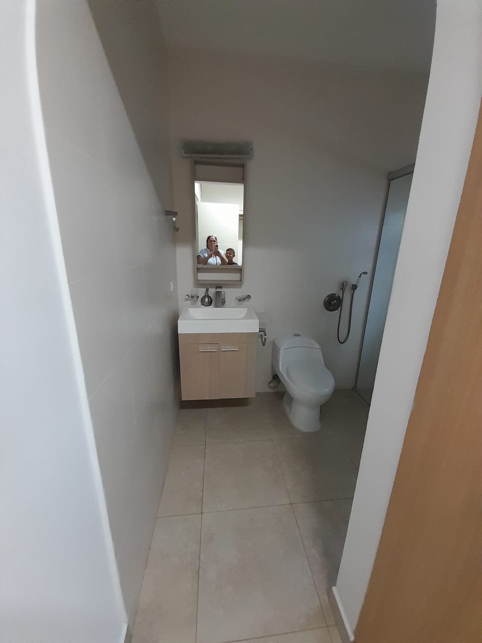 Ave Balboa – Frente Al Mar: Alquilado, Amoblado, H2o 2 Recámaras, 2 Parking