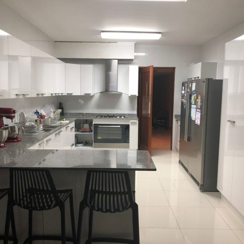 Paitilla – Vista Al Mar: Amoblado, Apartamento de 350 m², 3 Habitaciones, Den