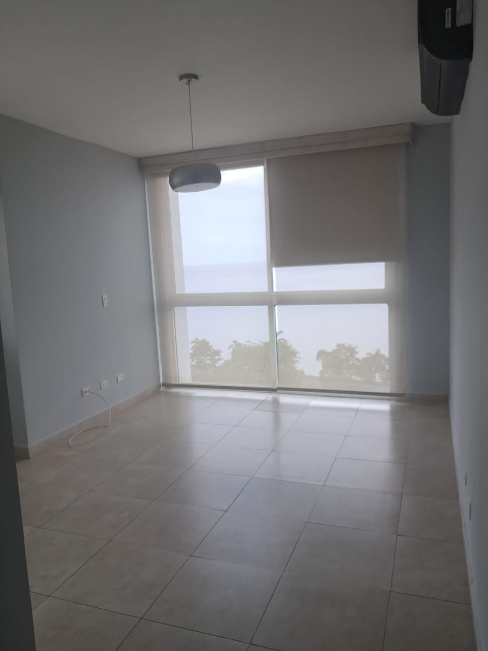Ave Balboa – Frente Al Mar: Alquilado, Amoblado, H2o 2 Recámaras, 2 Parking