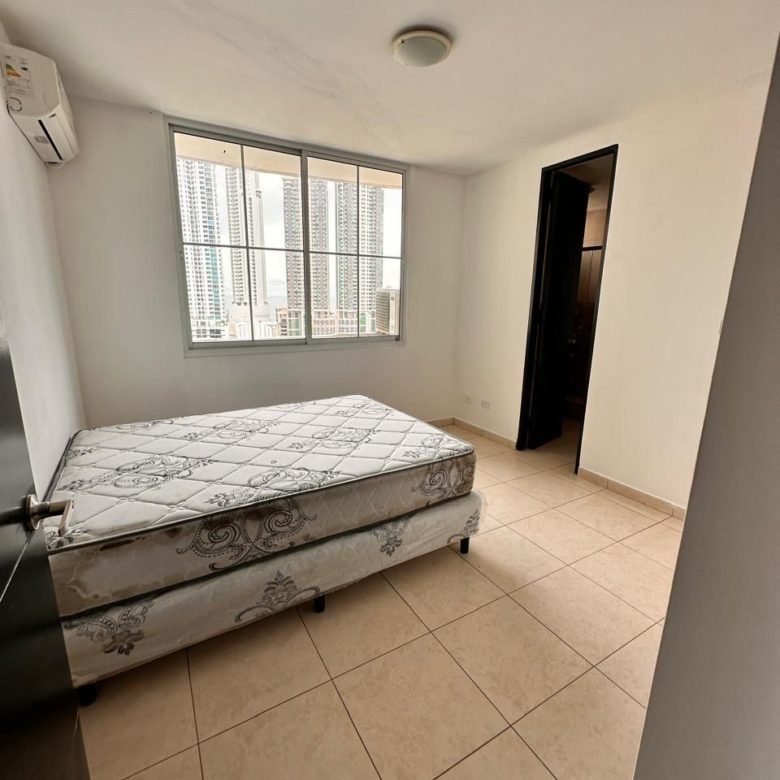 Apartamento Semi – Amoblado, Punta Pacifica, Vista Al Mar: de 4 Habitaciones