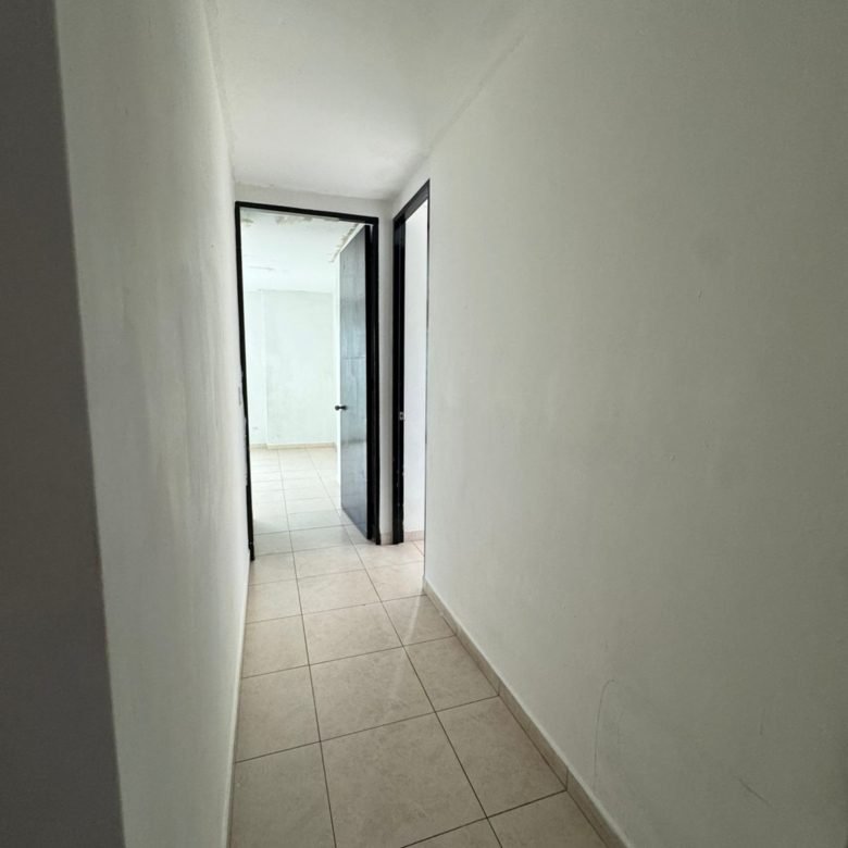 Apartamento Semi – Amoblado, Punta Pacifica, Vista Al Mar: de 4 Habitaciones