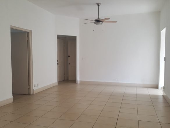 Balboa, Ancon, Cl Tabernilla: Apartamento de 3 Habitaciones, 2 Baños, 2do Piso