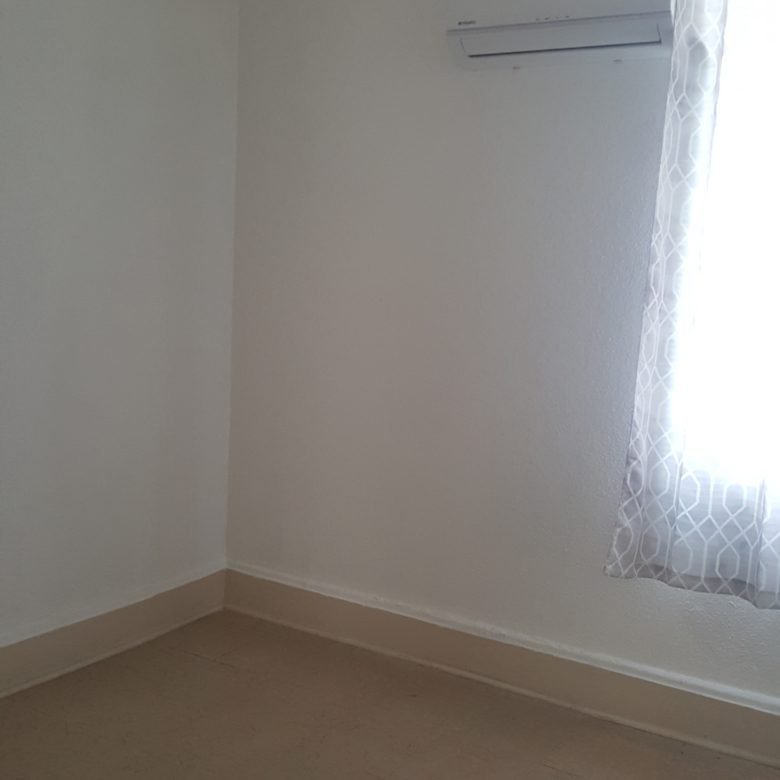 Balboa, Ancon, Cl Tabernilla: Apartamento de 3 Habitaciones, 2 Baños, 2do Piso