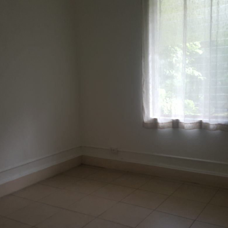 Balboa, Ancon, Cl Tabernilla: Apartamento de 3 Habitaciones, 2 Baños, 2do Piso