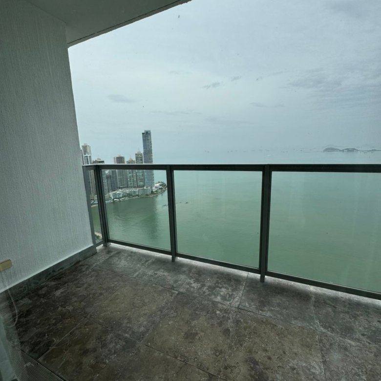 Frente al Mar, Avenida Balboa, Yoo Tower: Apartamento Amoblado, Torre de Lujo