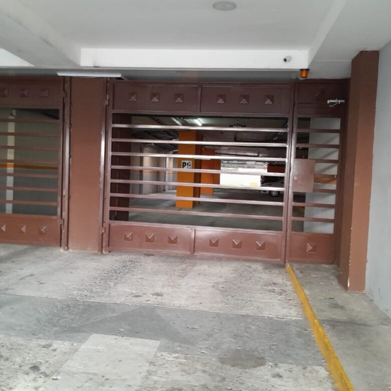 Altos de Panama, Limajo: Amoblado, de 3 Recámaras, 1 Parking