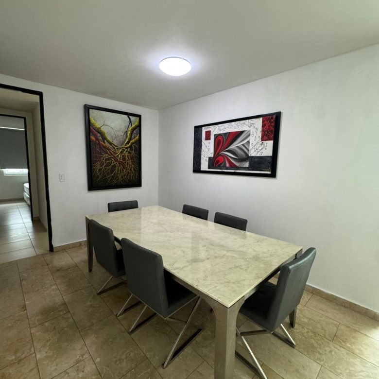 Apartamento Semi – Amoblado, Punta Pacifica, Vista Al Mar: de 4 Habitaciones