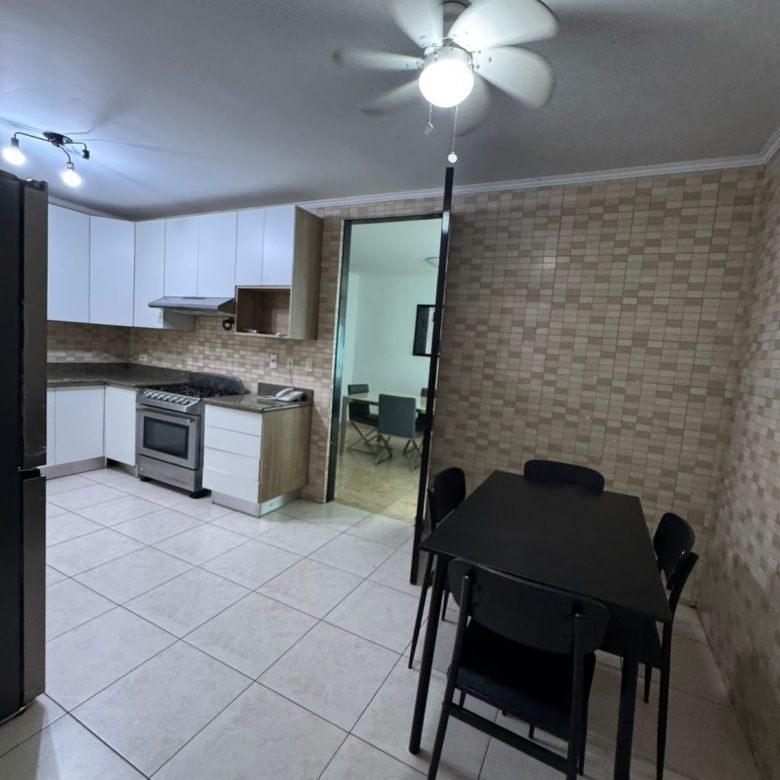 Apartamento Semi – Amoblado, Punta Pacifica, Vista Al Mar: de 4 Habitaciones