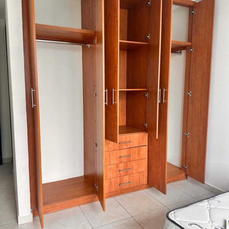 Apartamento Semi – Amoblado, Punta Pacifica, Vista Al Mar: de 4 Habitaciones